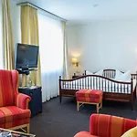 Holsteiner Hof - Timmendorfer Szálloda 4*