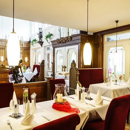 Holsteiner Hof Hotel 4*