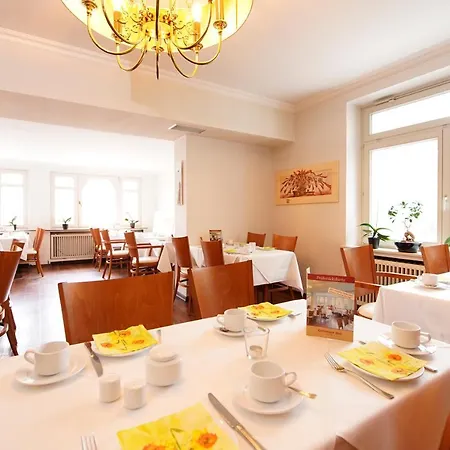 Holsteiner Hof Hotel 4*